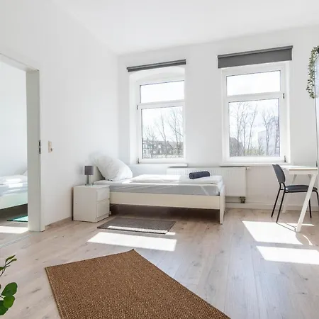 Komfortable Monteursunterkunft: 4-Zimmer-Wohnung Mit Getrennten Betten Erfurt Exterior photo