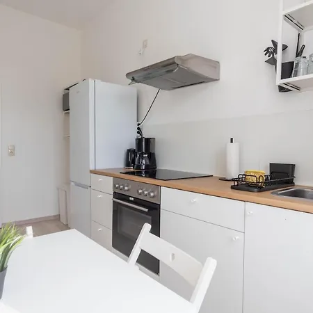 Komfortable Monteursunterkunft: 4-Zimmer-Wohnung Mit Getrennten Betten Erfurt Exterior photo