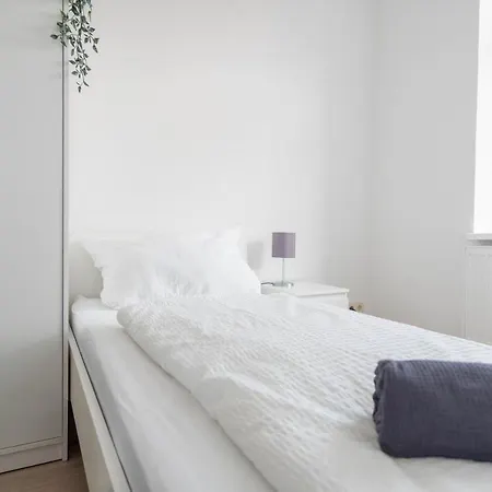 Komfortable Monteursunterkunft: 4-Zimmer-Wohnung Mit Getrennten Betten Erfurt Exterior photo