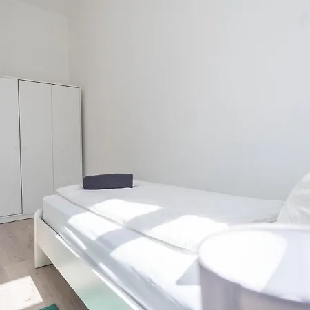 Komfortable Monteursunterkunft: 4-Zimmer-Wohnung Mit Getrennten Betten Erfurt Exterior photo