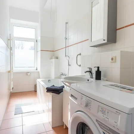Komfortable Monteursunterkunft: 4-Zimmer-Wohnung Mit Getrennten Betten Erfurt Exterior photo