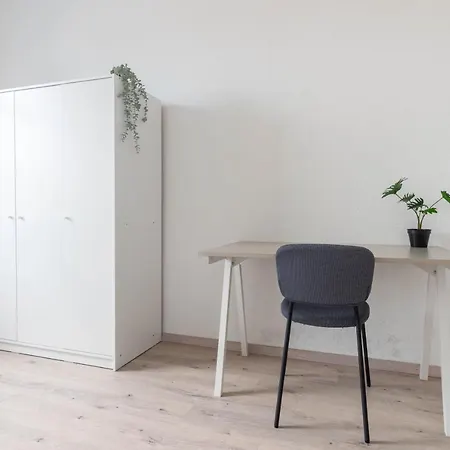 Komfortable Monteursunterkunft: 4-Zimmer-Wohnung Mit Getrennten Betten Erfurt Exterior photo