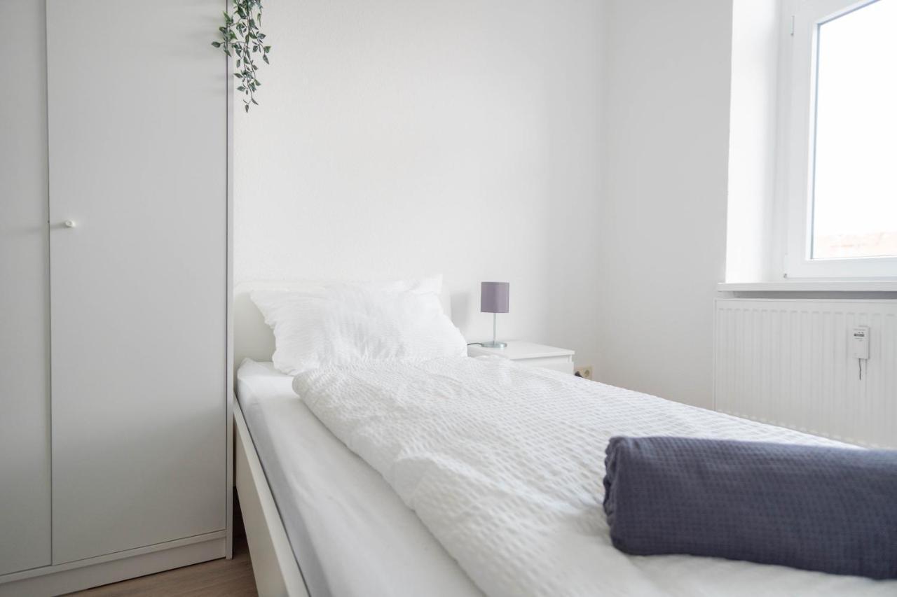Komfortable Monteursunterkunft: 4-zimmer-wohnung Mit Getrennten Betten * Erfurt