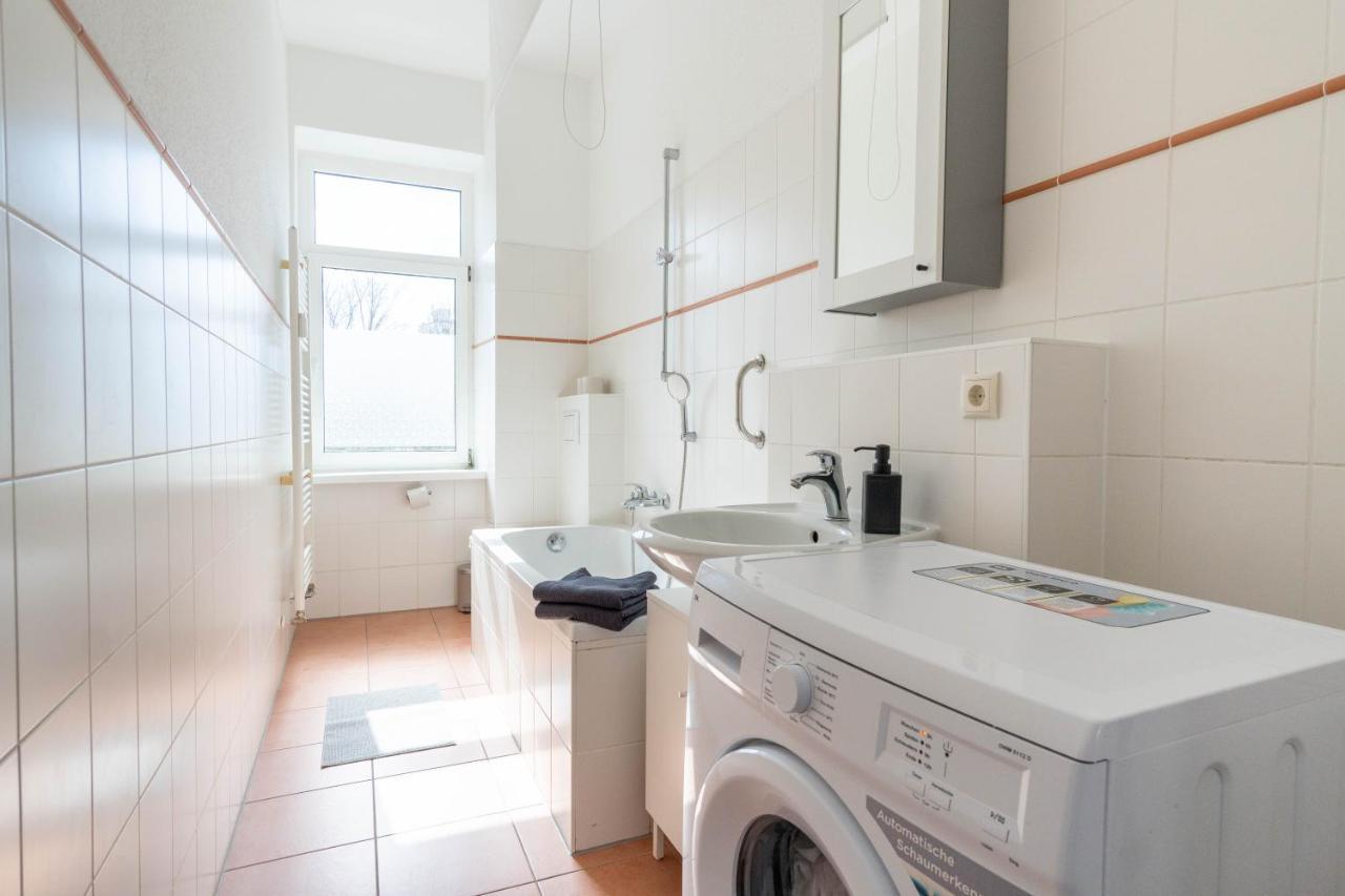 Komfortable Monteursunterkunft: 4-zimmer-wohnung Mit Getrennten Betten Apartment Erfurt